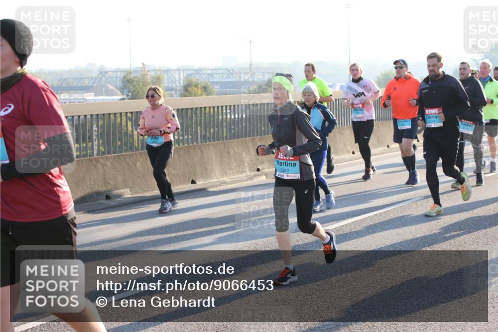 03.10.2025 - Köhlbrandbrückenlauf Lena Gebhardt http://msf.ph/oto/9066453 03.10.2025 09:23:09 Position 1 1683, 3252, 3144, 46114 meine-sportfotos.de