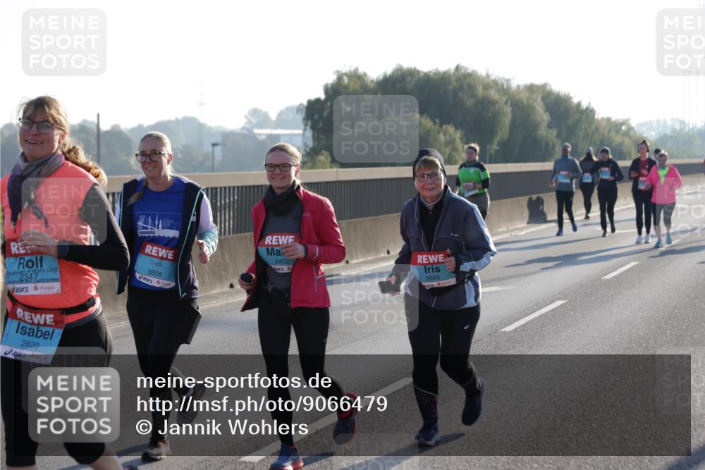 03.10.2025 - Köhlbrandbrückenlauf Jannik Wohlers http://msf.ph/oto/9066479 03.10.2025 09:27:28 Position 3 2620, 3805, 2452, 2665 meine-sportfotos.de