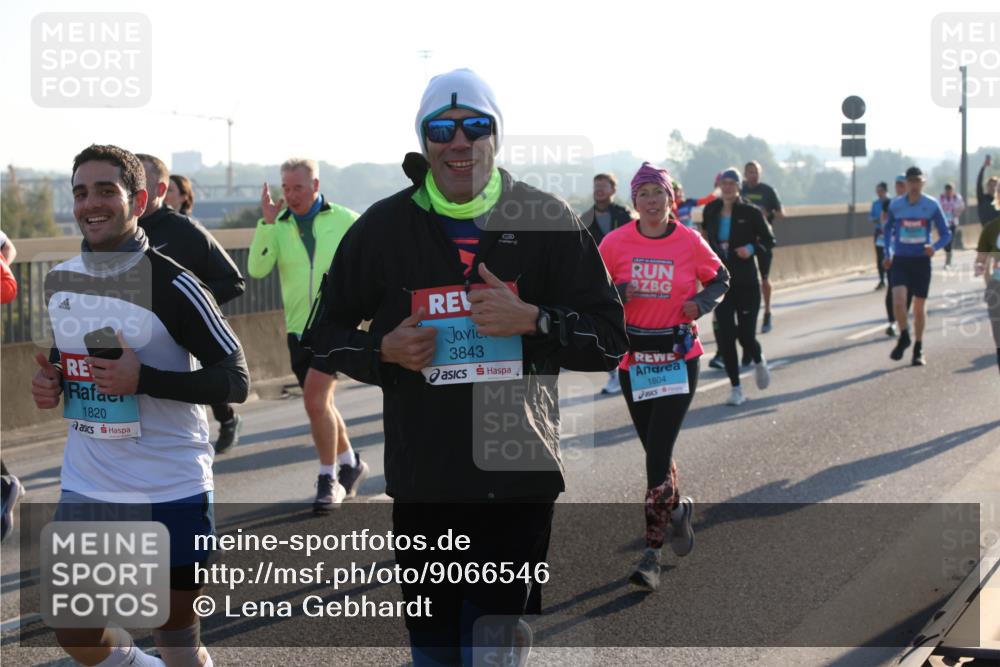 03.10.2025 - Köhlbrandbrückenlauf Lena Gebhardt http://msf.ph/oto/9066546 03.10.2025 09:23:11 Position 1 1820, 3843, 3, 1804 meine-sportfotos.de