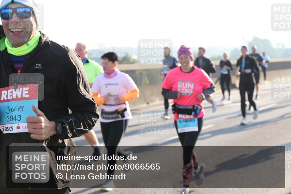 03.10.2025 - Köhlbrandbrückenlauf Lena Gebhardt http://msf.ph/oto/9066565 03.10.2025 09:23:12 Position 1 3843 meine-sportfotos.de
