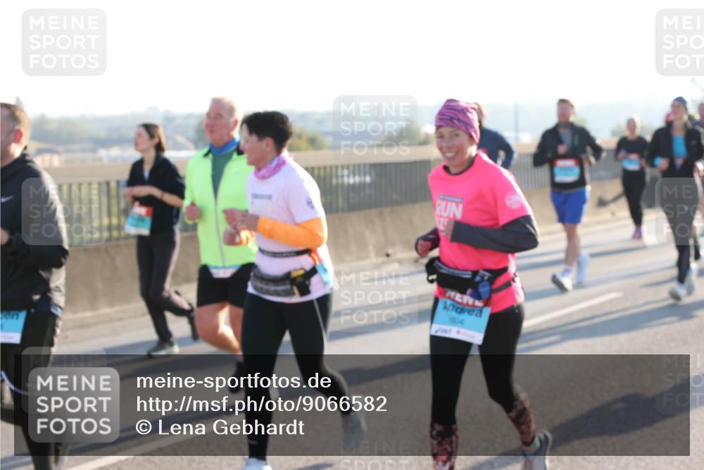 03.10.2025 - Köhlbrandbrückenlauf Lena Gebhardt http://msf.ph/oto/9066582 03.10.2025 09:23:12 Position 1 1804 meine-sportfotos.de