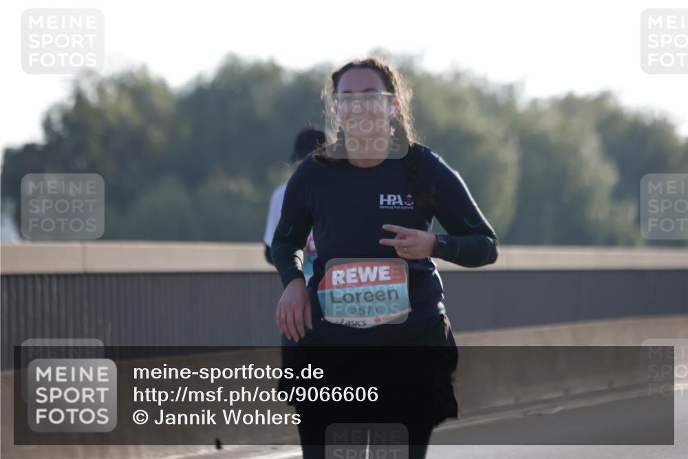 03.10.2025 - Köhlbrandbrückenlauf Jannik Wohlers http://msf.ph/oto/9066606 03.10.2025 09:27:39 Position 3 3571 meine-sportfotos.de