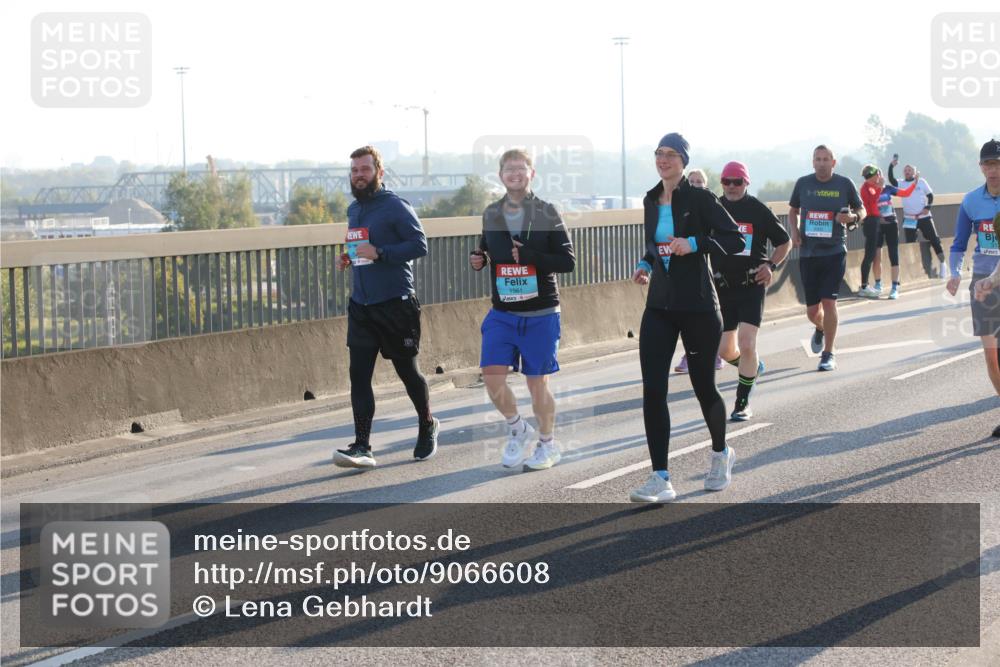 03.10.2025 - Köhlbrandbrückenlauf Lena Gebhardt http://msf.ph/oto/9066608 03.10.2025 09:23:13 Position 1 1561 meine-sportfotos.de