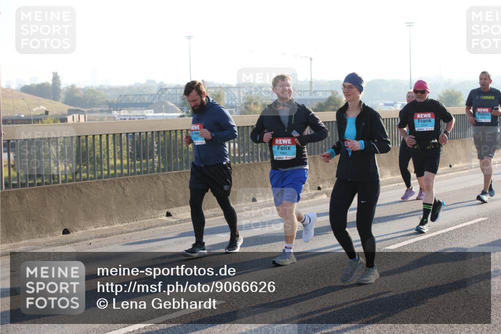 03.10.2025 - Köhlbrandbrückenlauf Lena Gebhardt http://msf.ph/oto/9066626 03.10.2025 09:23:14 Position 1 1561, 2094 meine-sportfotos.de