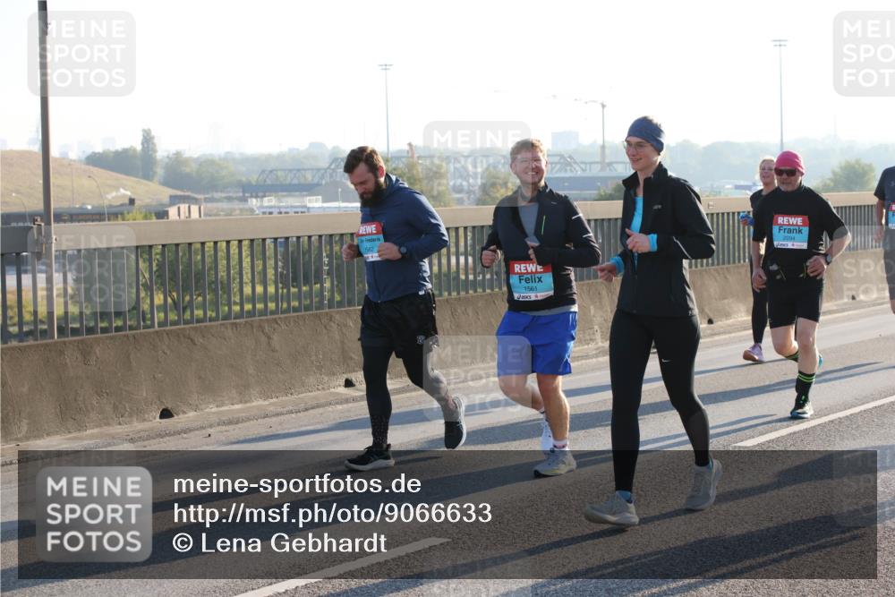 03.10.2025 - Köhlbrandbrückenlauf Lena Gebhardt http://msf.ph/oto/9066633 03.10.2025 09:23:14 Position 1 1562, 1561, 2094 meine-sportfotos.de