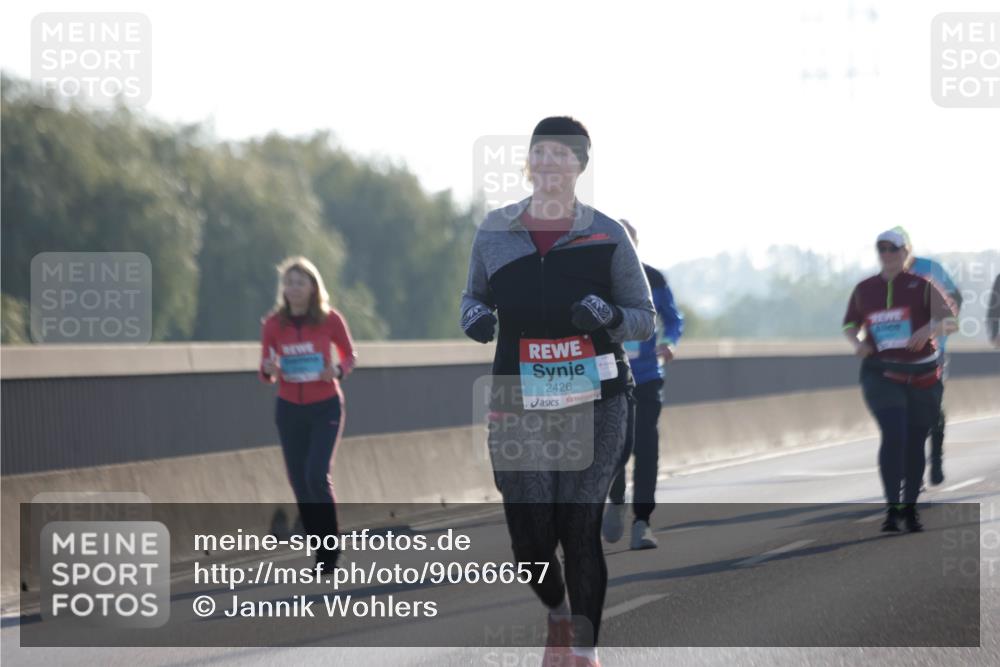 03.10.2025 - Köhlbrandbrückenlauf Jannik Wohlers http://msf.ph/oto/9066657 03.10.2025 09:27:47 Position 3 2426 meine-sportfotos.de