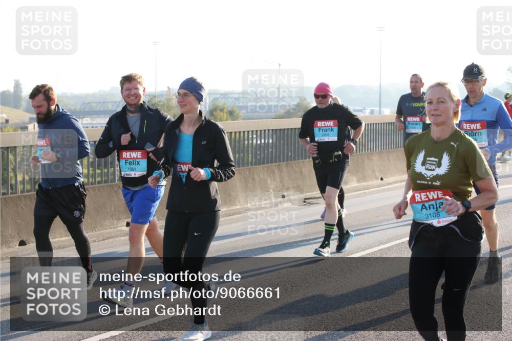 03.10.2025 - Köhlbrandbrückenlauf Lena Gebhardt http://msf.ph/oto/9066661 03.10.2025 09:23:15 Position 1 1561, 2094, 3108 meine-sportfotos.de