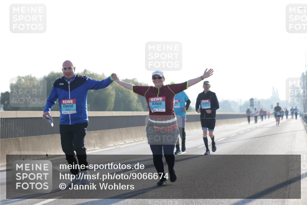 03.10.2025 - Köhlbrandbrückenlauf Jannik Wohlers http://msf.ph/oto/9066674 03.10.2025 09:27:55 Position 3 2357, 2623 meine-sportfotos.de