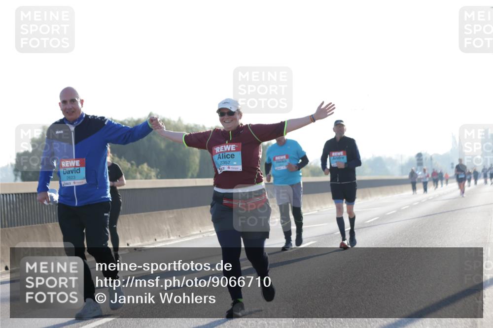 03.10.2025 - Köhlbrandbrückenlauf Jannik Wohlers http://msf.ph/oto/9066710 03.10.2025 09:27:56 Position 3 2623, 2357, 417 meine-sportfotos.de