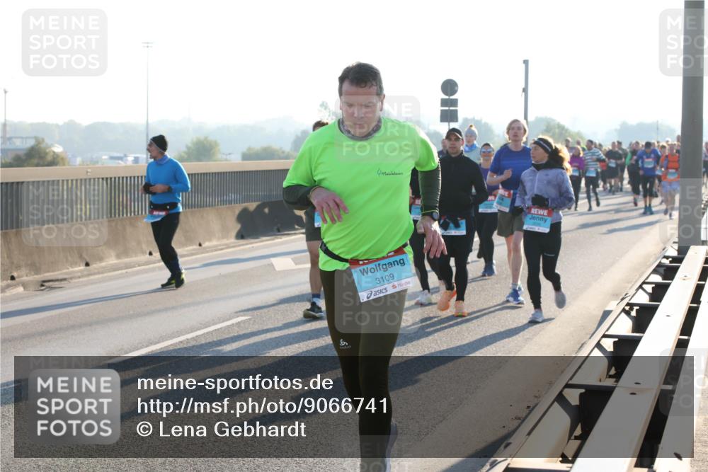 03.10.2025 - Köhlbrandbrückenlauf Lena Gebhardt http://msf.ph/oto/9066741 03.10.2025 09:23:18 Position 1 3109 meine-sportfotos.de