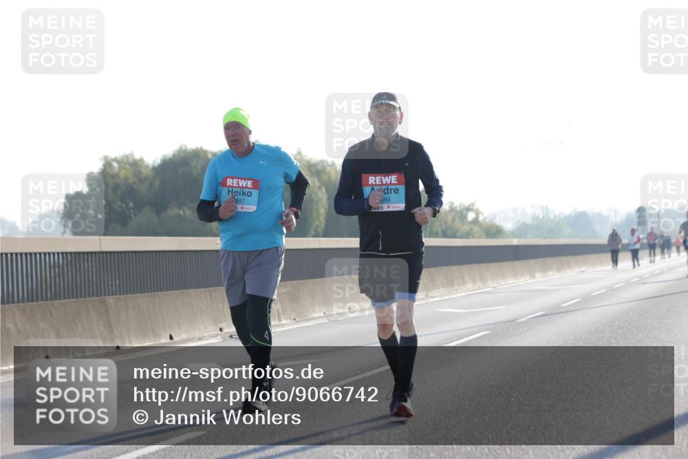 03.10.2025 - Köhlbrandbrückenlauf Jannik Wohlers http://msf.ph/oto/9066742 03.10.2025 09:28:00 Position 3 647, 664 meine-sportfotos.de