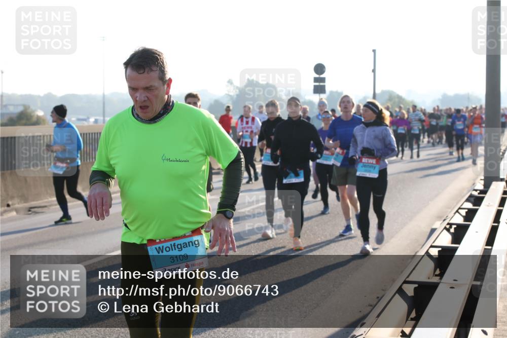 03.10.2025 - Köhlbrandbrückenlauf Lena Gebhardt http://msf.ph/oto/9066743 03.10.2025 09:23:19 Position 1 6, 3109 meine-sportfotos.de