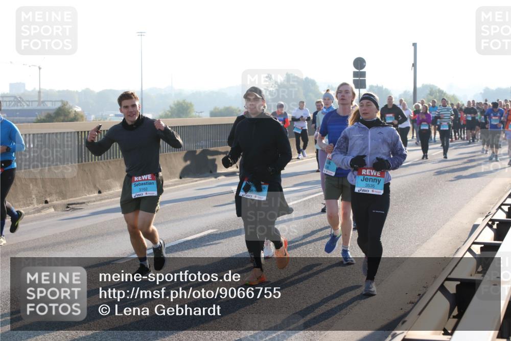 03.10.2025 - Köhlbrandbrückenlauf Lena Gebhardt http://msf.ph/oto/9066755 03.10.2025 09:23:20 Position 1 3162, 3535 meine-sportfotos.de