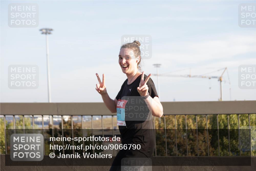 03.10.2025 - Köhlbrandbrückenlauf Jannik Wohlers http://msf.ph/oto/9066790 03.10.2025 09:28:05 Position 3 123 meine-sportfotos.de