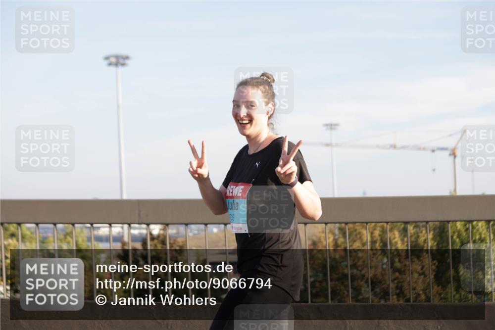 03.10.2025 - Köhlbrandbrückenlauf Jannik Wohlers http://msf.ph/oto/9066794 03.10.2025 09:28:05 Position 3 723 meine-sportfotos.de