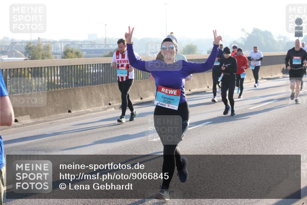 03.10.2025 - Köhlbrandbrückenlauf Lena Gebhardt http://msf.ph/oto/9066845 03.10.2025 09:23:23 Position 1 3726 meine-sportfotos.de