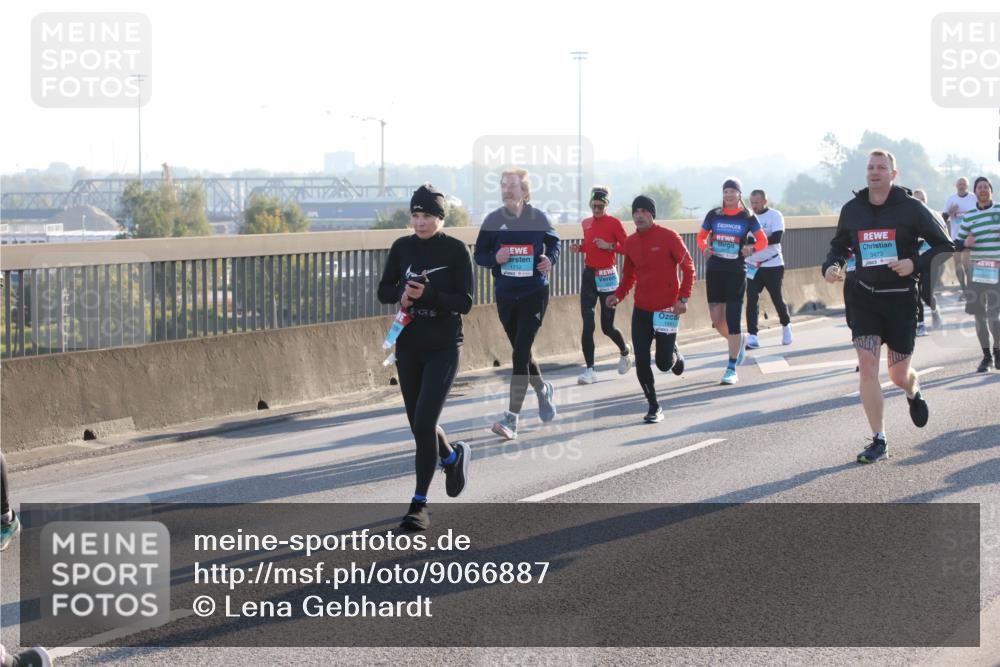 03.10.2025 - Köhlbrandbrückenlauf Lena Gebhardt http://msf.ph/oto/9066887 03.10.2025 09:23:25 Position 1 1712, 3473 meine-sportfotos.de