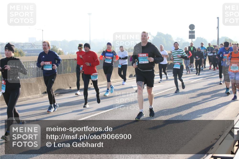 03.10.2025 - Köhlbrandbrückenlauf Lena Gebhardt http://msf.ph/oto/9066900 03.10.2025 09:23:25 Position 1 1712, 42, 3473, 1348 meine-sportfotos.de