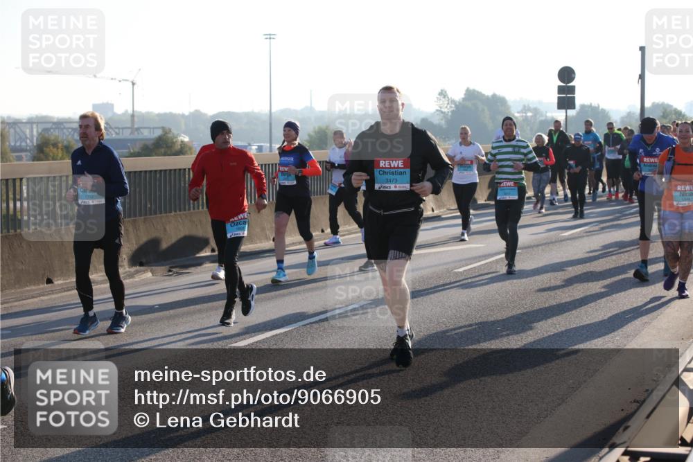 03.10.2025 - Köhlbrandbrückenlauf Lena Gebhardt http://msf.ph/oto/9066905 03.10.2025 09:23:26 Position 1 1712, 3473, 1348 meine-sportfotos.de