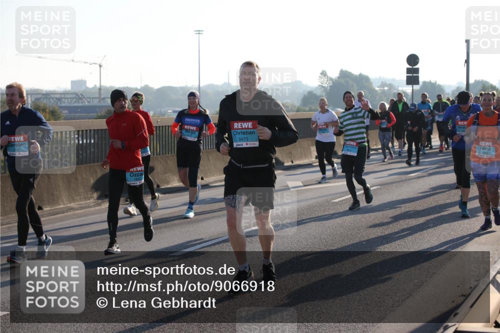 03.10.2025 - Köhlbrandbrückenlauf Lena Gebhardt http://msf.ph/oto/9066918 03.10.2025 09:23:26 Position 1 1712, 3473, 1891, 1348 meine-sportfotos.de