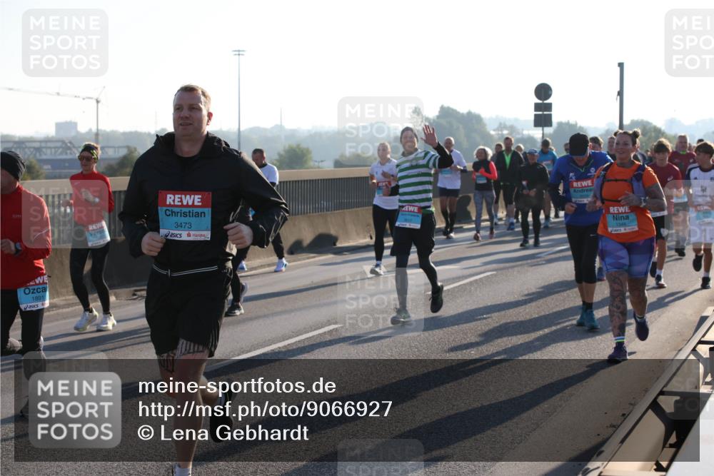 03.10.2025 - Köhlbrandbrückenlauf Lena Gebhardt http://msf.ph/oto/9066927 03.10.2025 09:23:27 Position 1 1891, 3473, 1348 meine-sportfotos.de