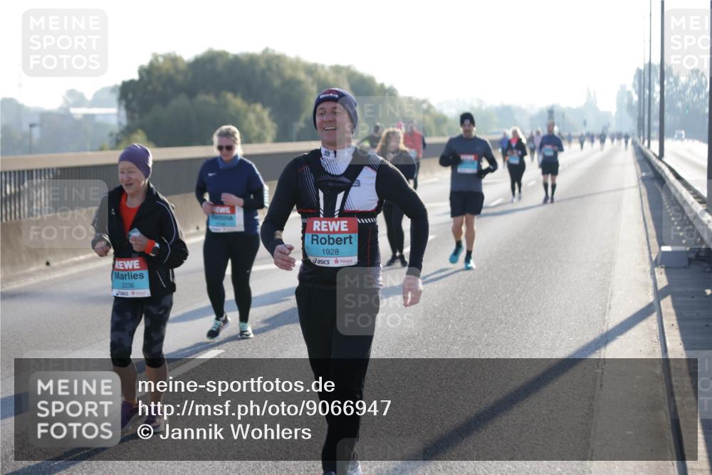 03.10.2025 - Köhlbrandbrückenlauf Jannik Wohlers http://msf.ph/oto/9066947 03.10.2025 09:28:50 Position 3 2236, 1928 meine-sportfotos.de