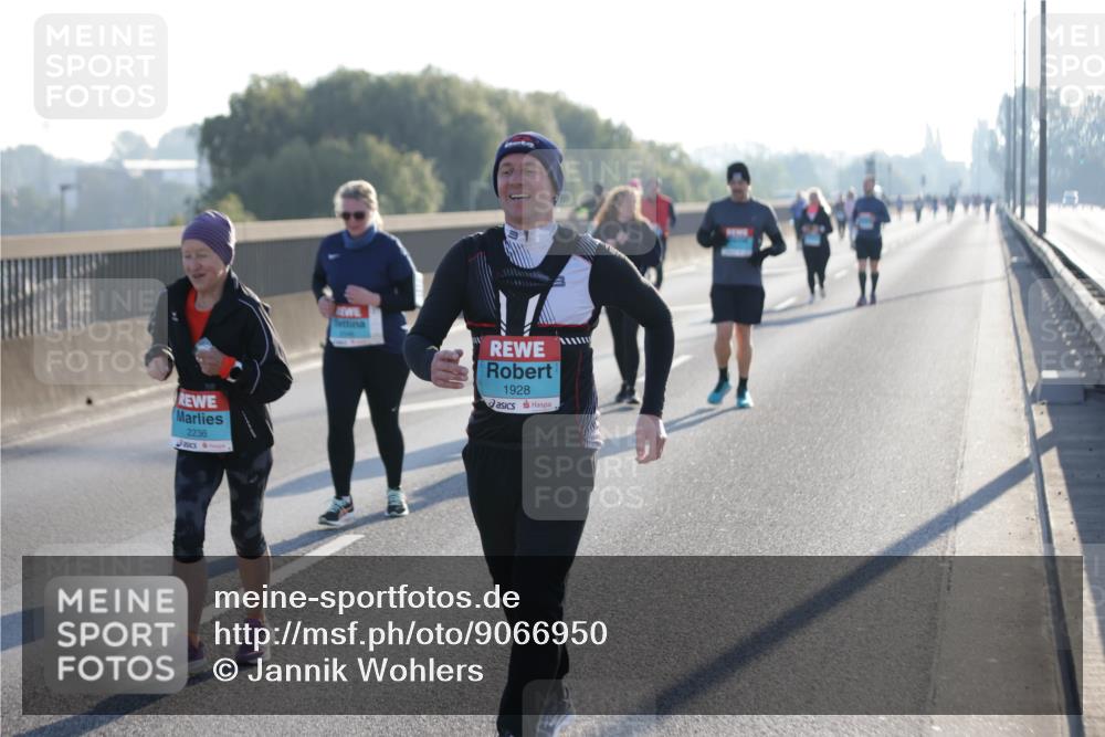 03.10.2025 - Köhlbrandbrückenlauf Jannik Wohlers http://msf.ph/oto/9066950 03.10.2025 09:28:50 Position 3 2236, 1928 meine-sportfotos.de
