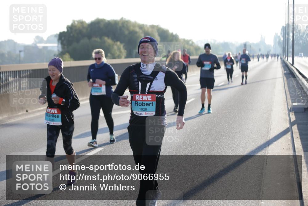 03.10.2025 - Köhlbrandbrückenlauf Jannik Wohlers http://msf.ph/oto/9066955 03.10.2025 09:28:50 Position 3 2236, 1928 meine-sportfotos.de