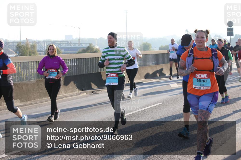 03.10.2025 - Köhlbrandbrückenlauf Lena Gebhardt http://msf.ph/oto/9066963 03.10.2025 09:23:28 Position 1 2033, 3617, 1348 meine-sportfotos.de