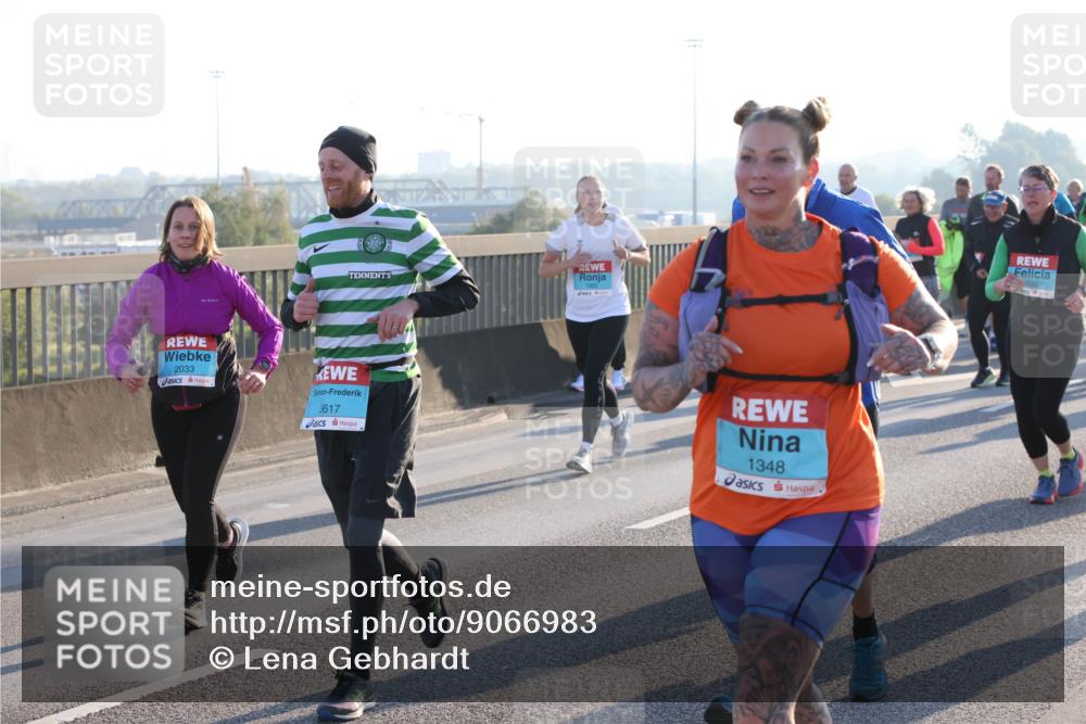 03.10.2025 - Köhlbrandbrückenlauf Lena Gebhardt http://msf.ph/oto/9066983 03.10.2025 09:23:29 Position 1 3054, 2033, 1885, 3617, 1348 meine-sportfotos.de