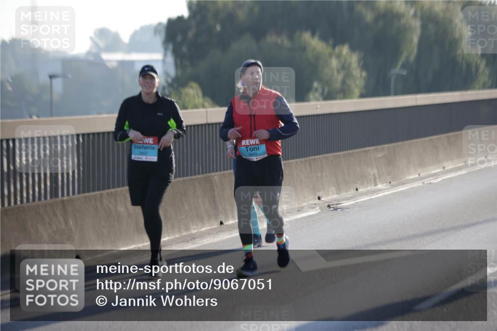 03.10.2025 - Köhlbrandbrückenlauf Jannik Wohlers http://msf.ph/oto/9067051 03.10.2025 09:28:59 Position 3 2607, 2643 meine-sportfotos.de