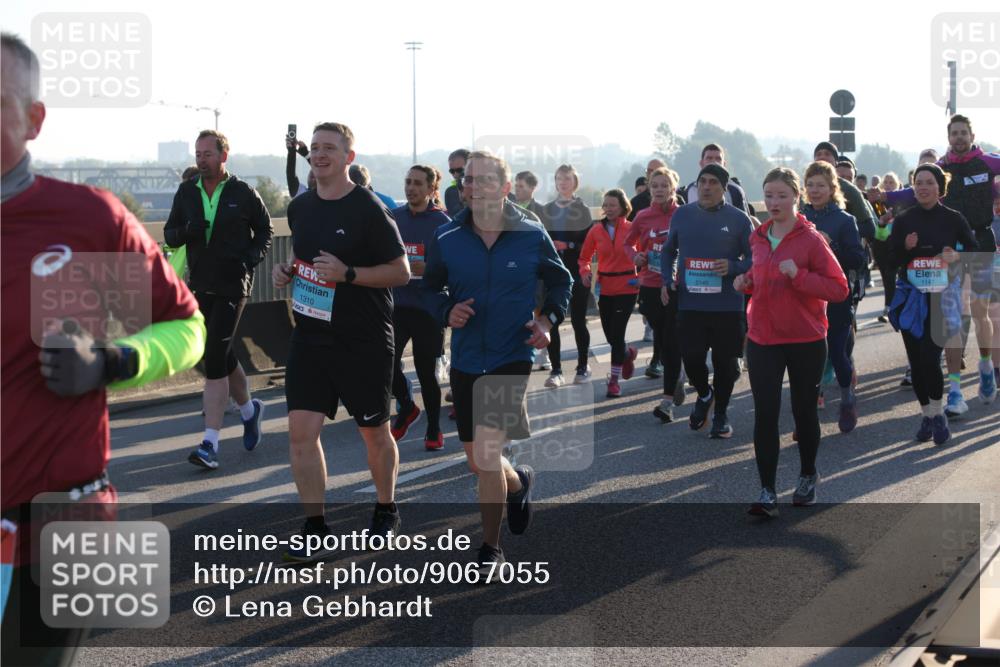 03.10.2025 - Köhlbrandbrückenlauf Lena Gebhardt http://msf.ph/oto/9067055 03.10.2025 09:23:34 Position 1 1310, 1147 meine-sportfotos.de