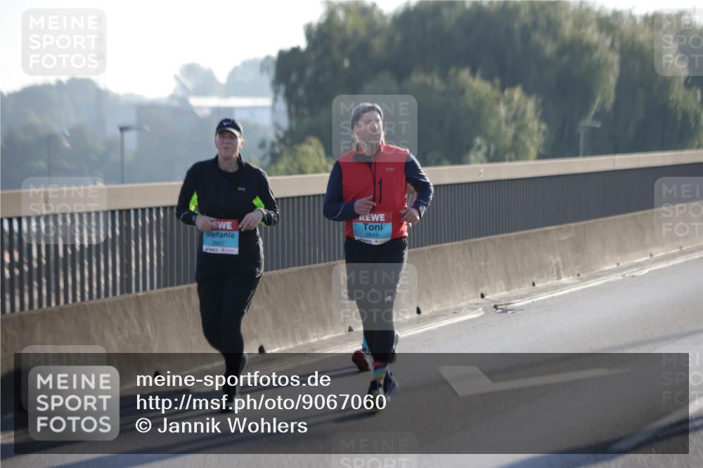 03.10.2025 - Köhlbrandbrückenlauf Jannik Wohlers http://msf.ph/oto/9067060 03.10.2025 09:28:59 Position 3 2607, 2643 meine-sportfotos.de