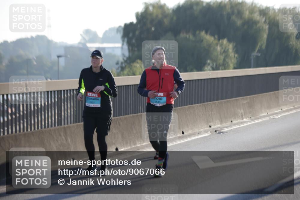 03.10.2025 - Köhlbrandbrückenlauf Jannik Wohlers http://msf.ph/oto/9067066 03.10.2025 09:28:59 Position 3 2607, 2643 meine-sportfotos.de