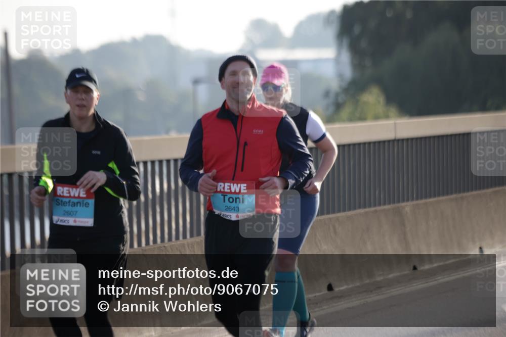 03.10.2025 - Köhlbrandbrückenlauf Jannik Wohlers http://msf.ph/oto/9067075 03.10.2025 09:29:00 Position 3 2607, 2643 meine-sportfotos.de