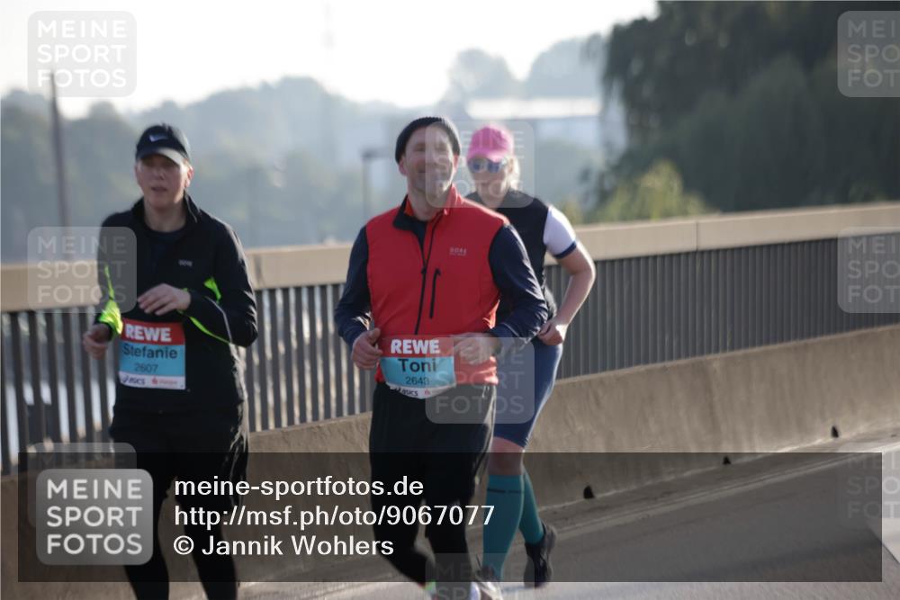03.10.2025 - Köhlbrandbrückenlauf Jannik Wohlers http://msf.ph/oto/9067077 03.10.2025 09:29:00 Position 3 2607, 2643 meine-sportfotos.de