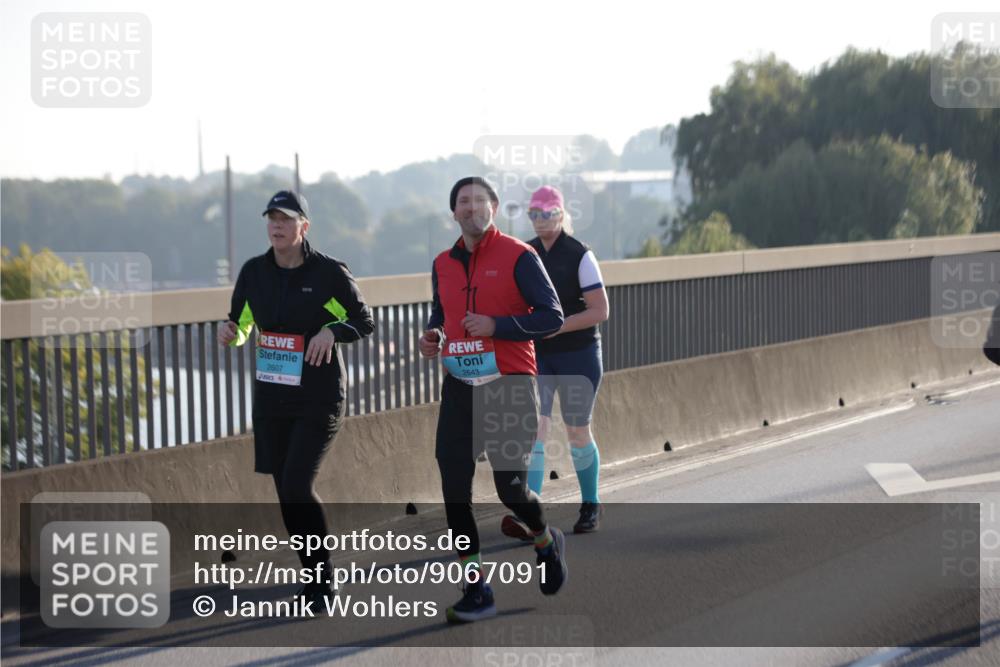 03.10.2025 - Köhlbrandbrückenlauf Jannik Wohlers http://msf.ph/oto/9067091 03.10.2025 09:29:01 Position 3 2607, 2643 meine-sportfotos.de