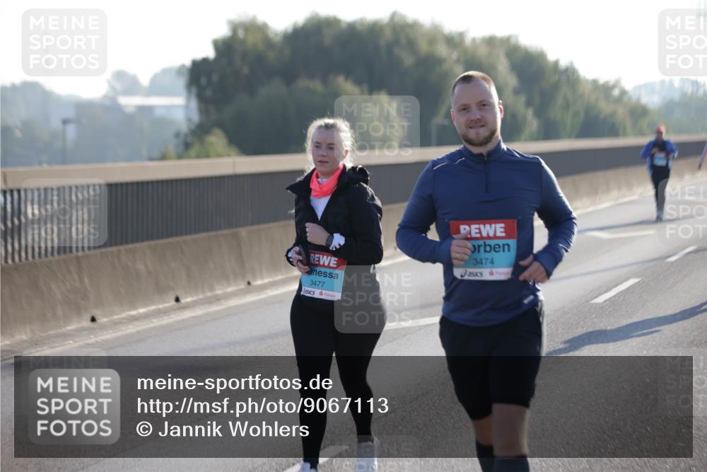 03.10.2025 - Köhlbrandbrückenlauf Jannik Wohlers http://msf.ph/oto/9067113 03.10.2025 09:29:02 Position 3 3477, 3474 meine-sportfotos.de