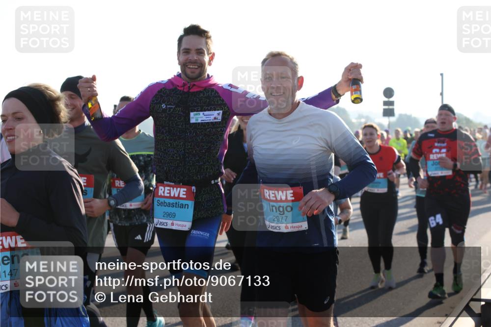03.10.2025 - Köhlbrandbrückenlauf Lena Gebhardt http://msf.ph/oto/9067133 03.10.2025 09:23:37 Position 1 147, 2, 2969, 30, 2977, 64 meine-sportfotos.de