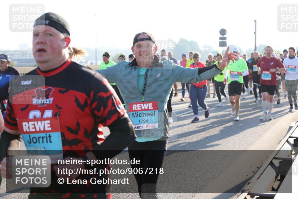 03.10.2025 - Köhlbrandbrückenlauf Lena Gebhardt http://msf.ph/oto/9067218 03.10.2025 09:23:40 Position 1 1794, 3713 meine-sportfotos.de