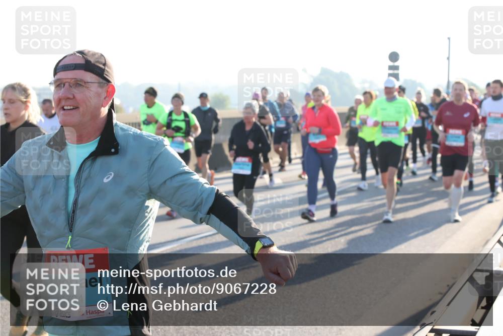 03.10.2025 - Köhlbrandbrückenlauf Lena Gebhardt http://msf.ph/oto/9067228 03.10.2025 09:23:40 Position 1 1794 meine-sportfotos.de