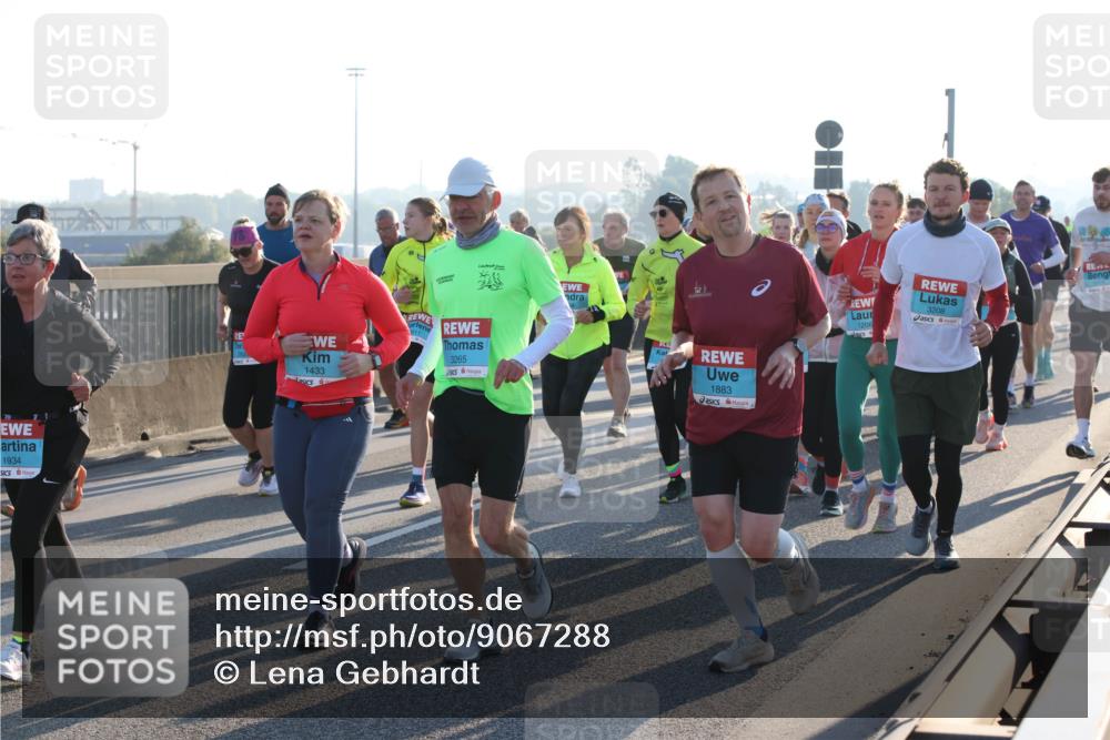 03.10.2025 - Köhlbrandbrückenlauf Lena Gebhardt http://msf.ph/oto/9067288 03.10.2025 09:23:42 Position 1 1934, 3265, 1433, 1883, 1206, 3208 meine-sportfotos.de