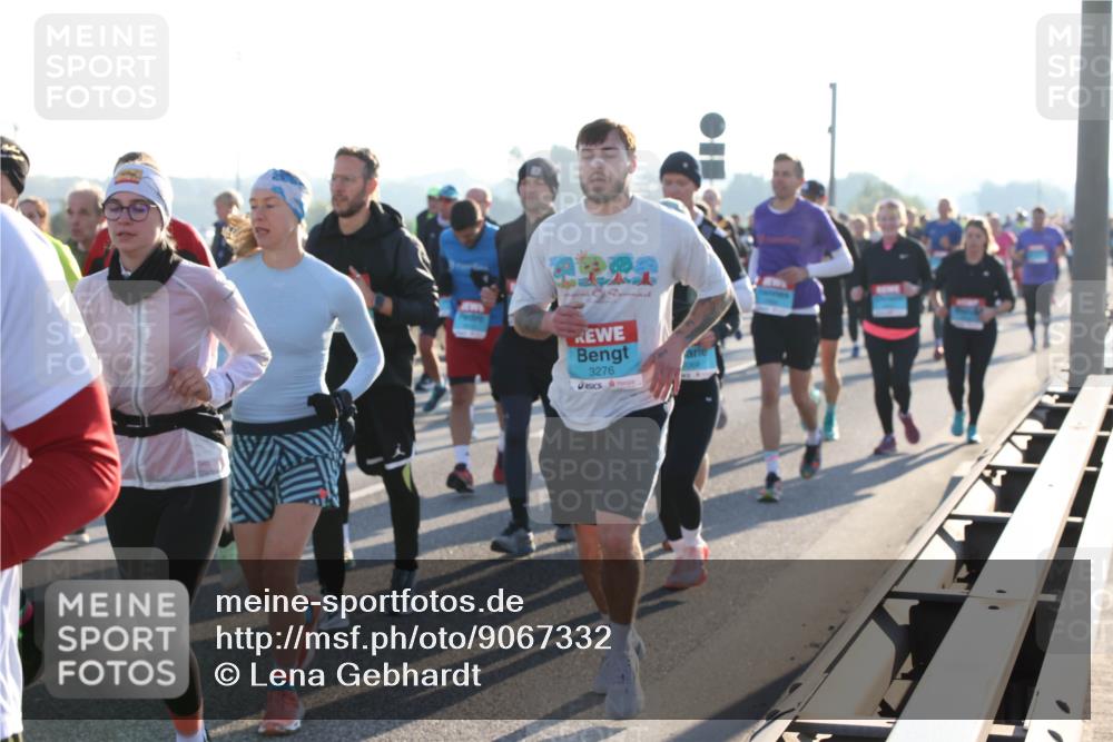 03.10.2025 - Köhlbrandbrückenlauf Lena Gebhardt http://msf.ph/oto/9067332 03.10.2025 09:23:45 Position 1 3276 meine-sportfotos.de