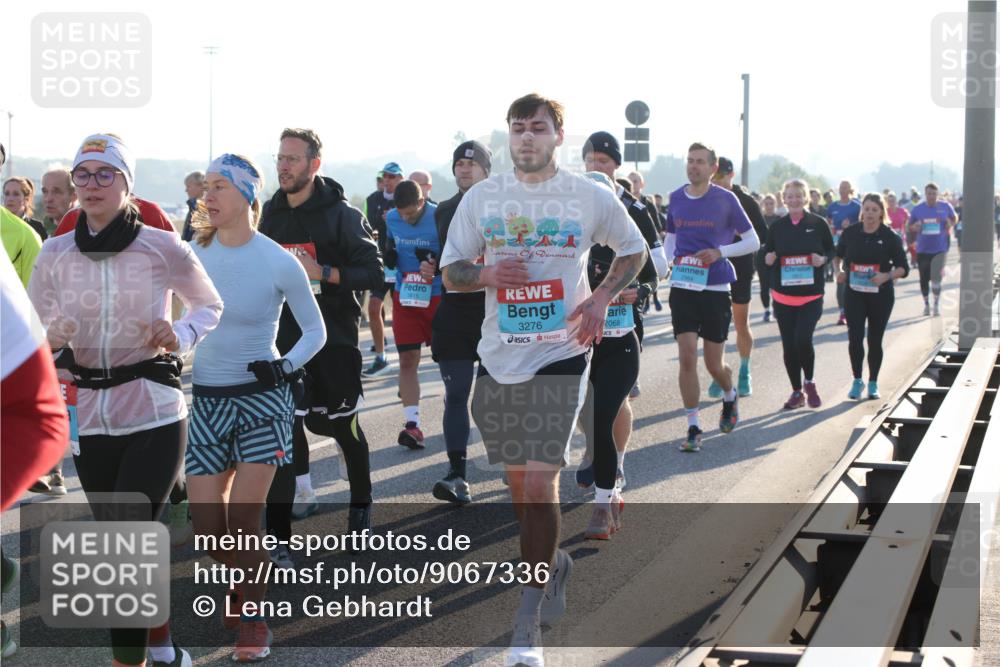 03.10.2025 - Köhlbrandbrückenlauf Lena Gebhardt http://msf.ph/oto/9067336 03.10.2025 09:23:45 Position 1 1815, 3276, 2068 meine-sportfotos.de