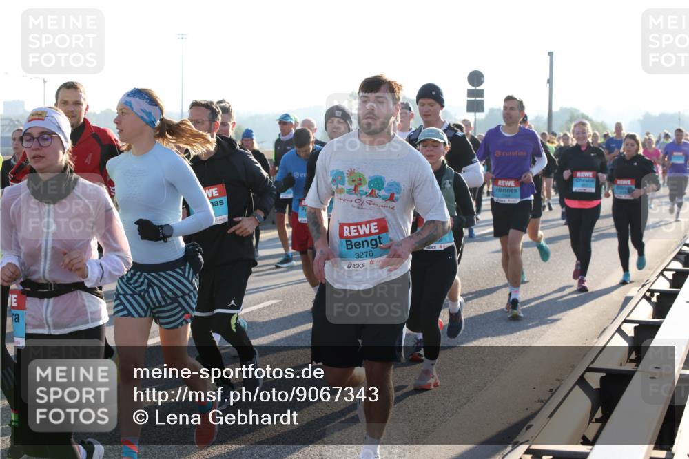 03.10.2025 - Köhlbrandbrückenlauf Lena Gebhardt http://msf.ph/oto/9067343 03.10.2025 09:23:45 Position 1 3276 meine-sportfotos.de
