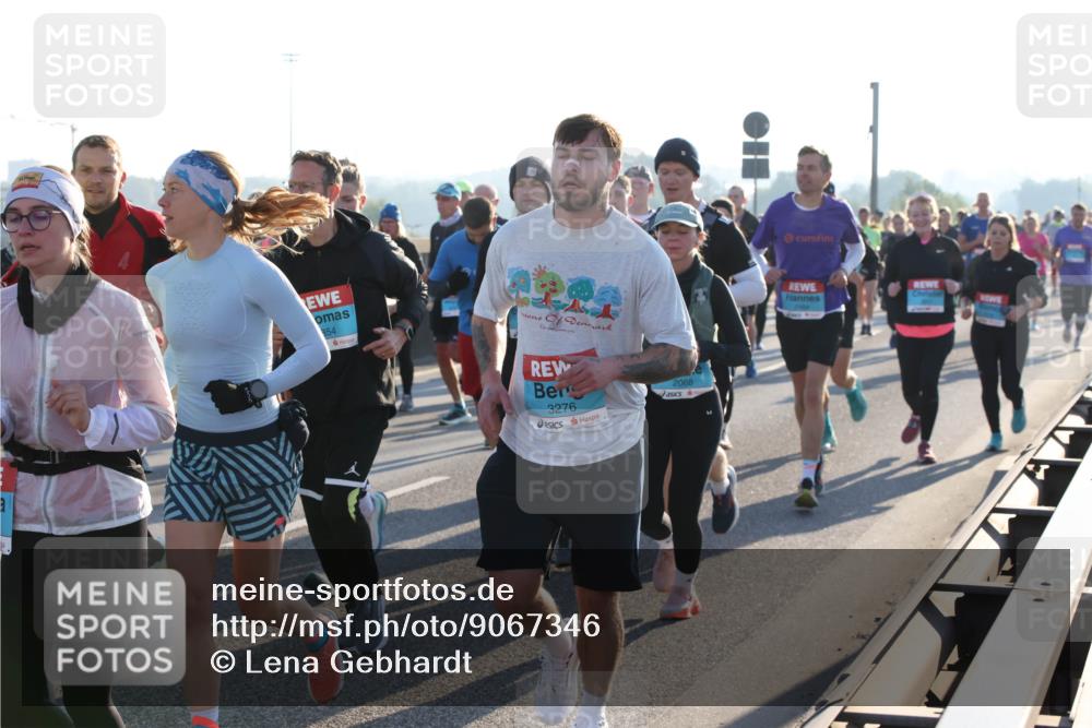 03.10.2025 - Köhlbrandbrückenlauf Lena Gebhardt http://msf.ph/oto/9067346 03.10.2025 09:23:45 Position 1 854, 3276, 2068 meine-sportfotos.de