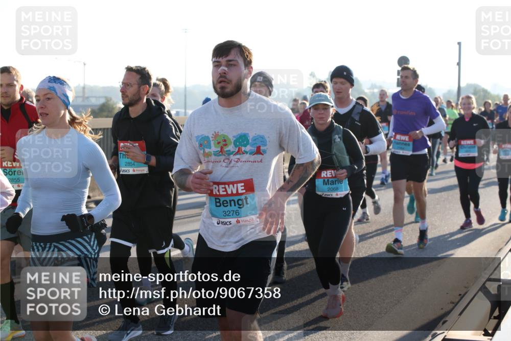 03.10.2025 - Köhlbrandbrückenlauf Lena Gebhardt http://msf.ph/oto/9067358 03.10.2025 09:23:45 Position 1 2855, 2854, 3276, 2068 meine-sportfotos.de