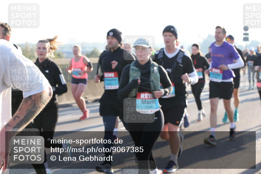 03.10.2025 - Köhlbrandbrückenlauf Lena Gebhardt http://msf.ph/oto/9067385 03.10.2025 09:23:46 Position 1 2068 meine-sportfotos.de