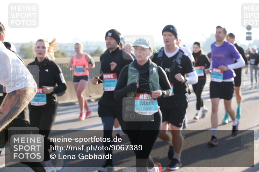 03.10.2025 - Köhlbrandbrückenlauf Lena Gebhardt http://msf.ph/oto/9067389 03.10.2025 09:23:46 Position 1 2068 meine-sportfotos.de
