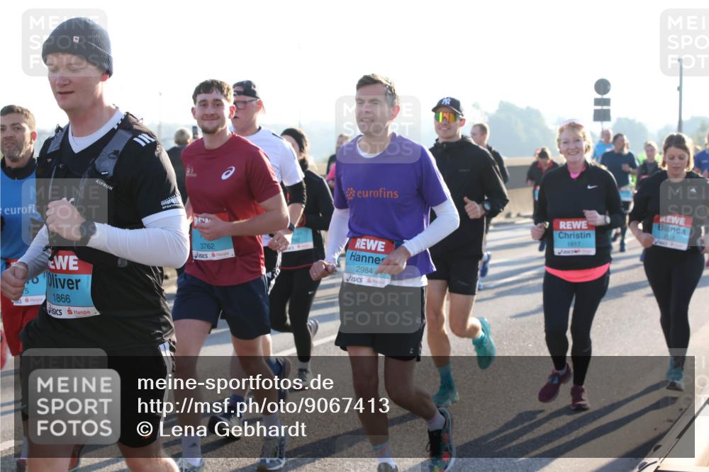 03.10.2025 - Köhlbrandbrückenlauf Lena Gebhardt http://msf.ph/oto/9067413 03.10.2025 09:23:47 Position 1 5, 1866, 3762, 2984, 1917, 2118 meine-sportfotos.de